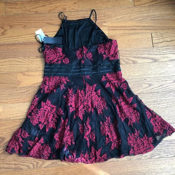 CITY STUDIO Lace Floral Fit Flare Party Red Black Dress Junior's Size 15 NWT - Picture 9 of 10
